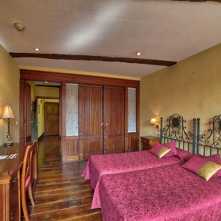 Hostal Santo Grial Saint-Jacques-de-Compostelle Extérieur photo